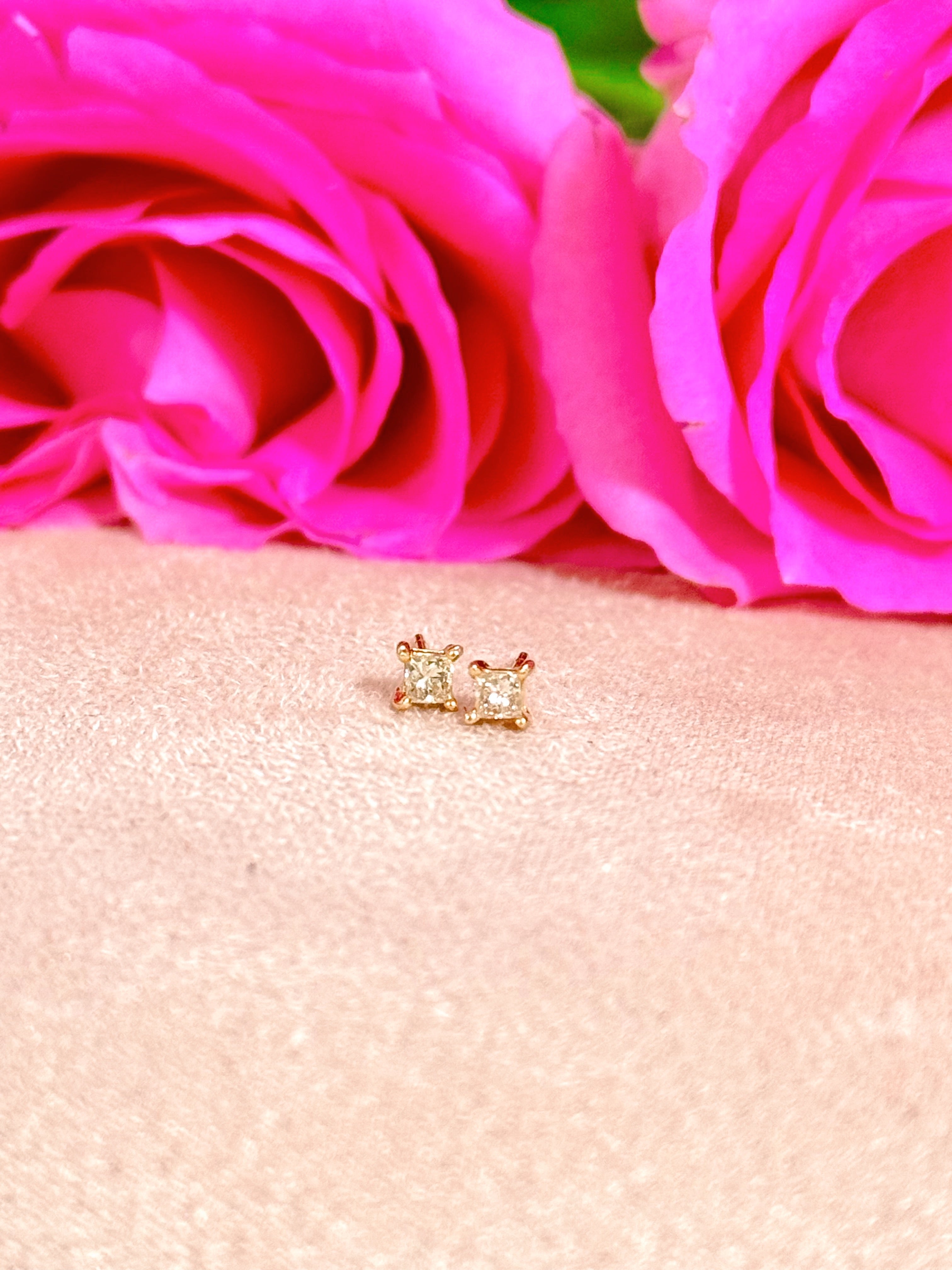 【プリンセスカット】ソリッドピアス【K18イエローゴールド】