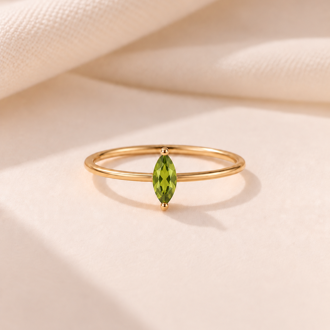 8月  Peridot Ring