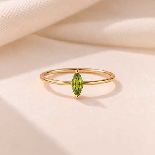 8月  Peridot Ring