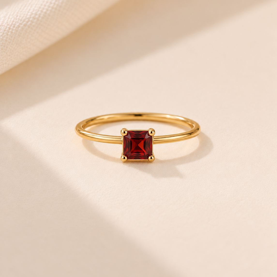 1月　Garnet stone Ring