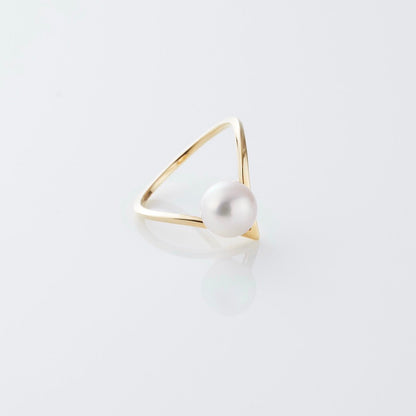V Crush Pearl Ring