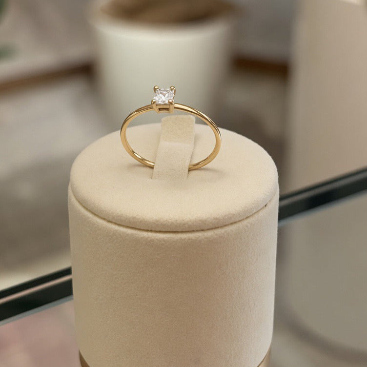 【princess Solitaire Diamond Ring】