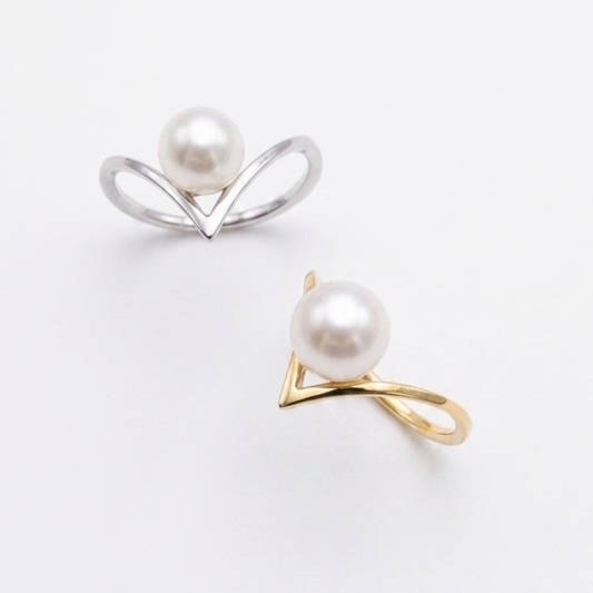 V Crush Pearl Ring