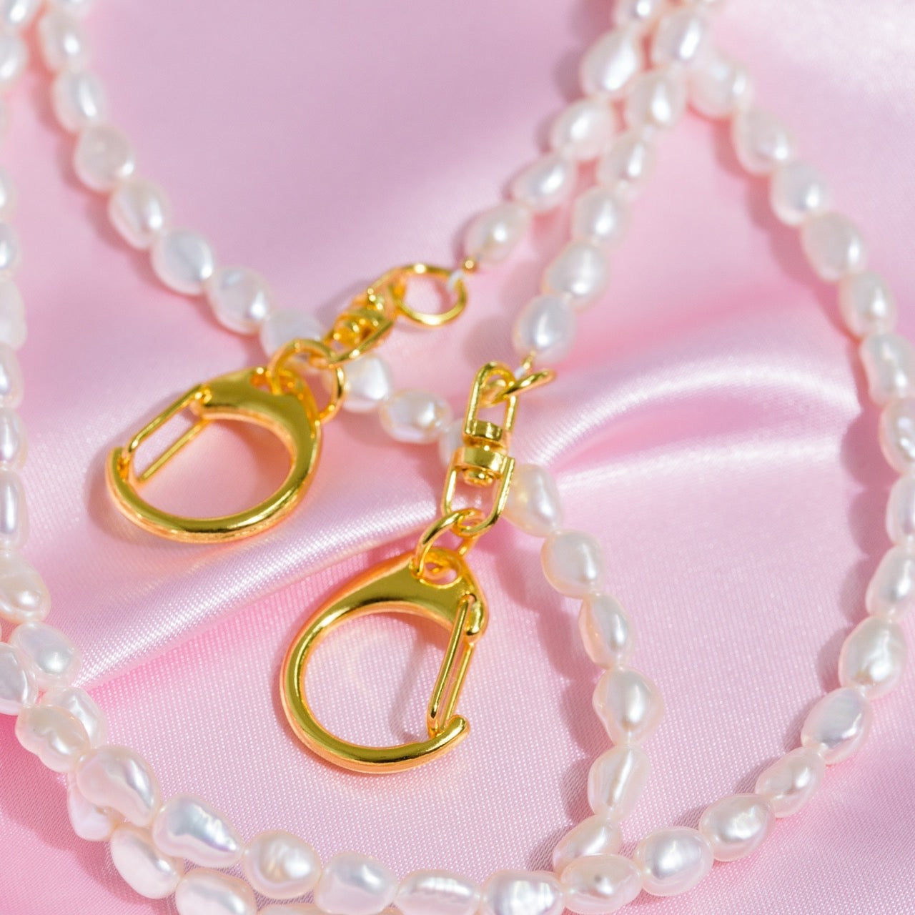 BAROQUE PEARL CHARM